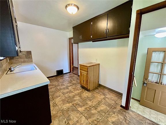 3rd image of 357 Rockfern Ave
