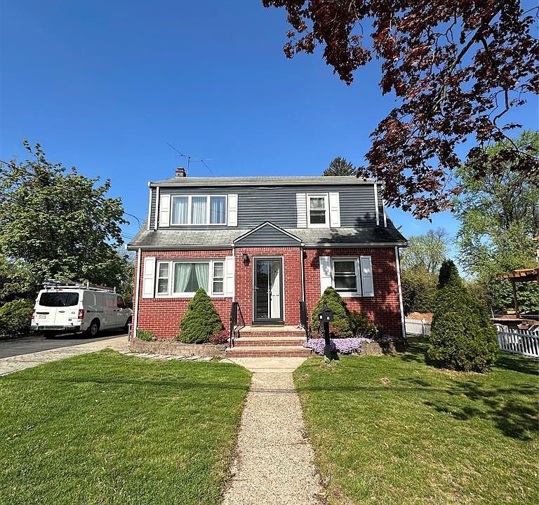 1st image of 104 John Pl