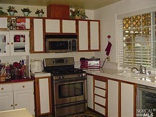 5th image of 411 Blanco St