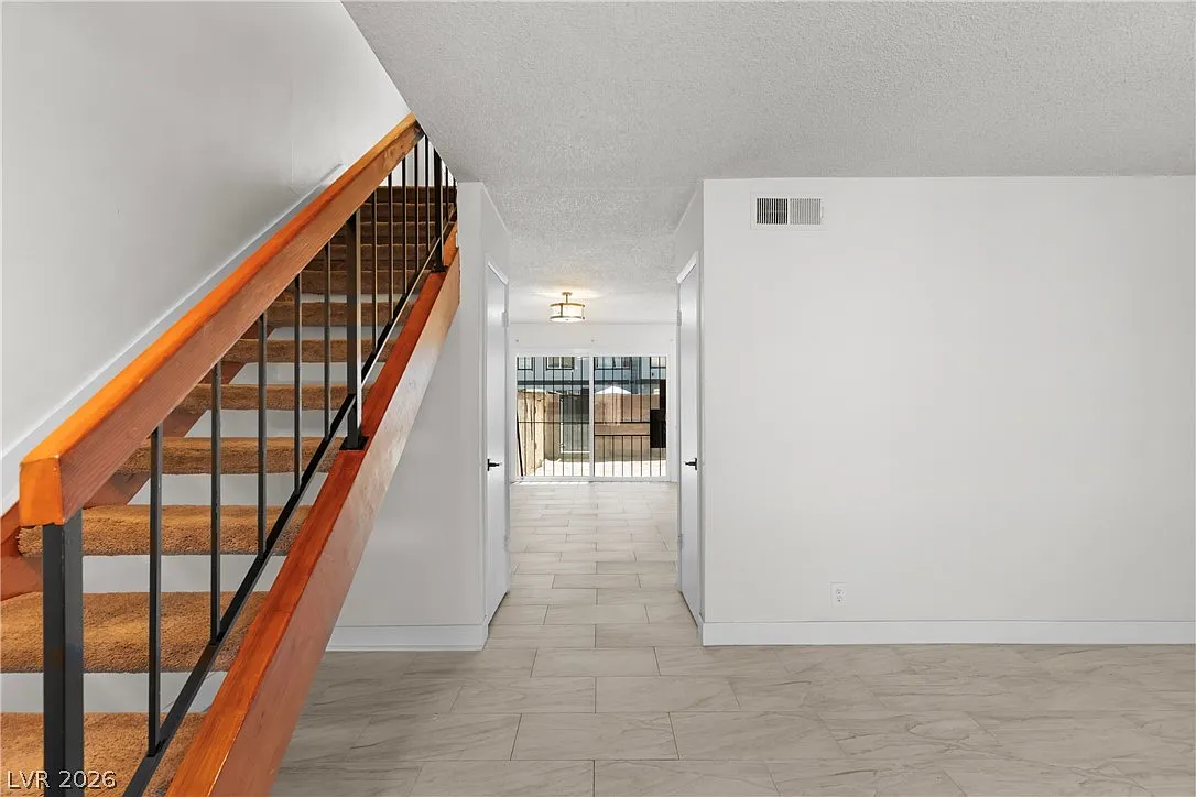 3 bed, 2.0 bath, 1235 sqft, $1,850 — Photo 4
