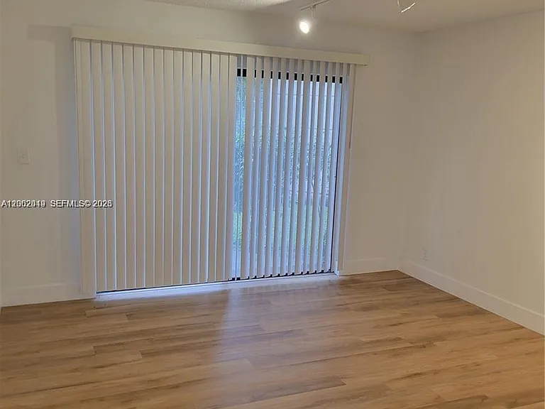 8290 Lake Dr #104 — Photo 9