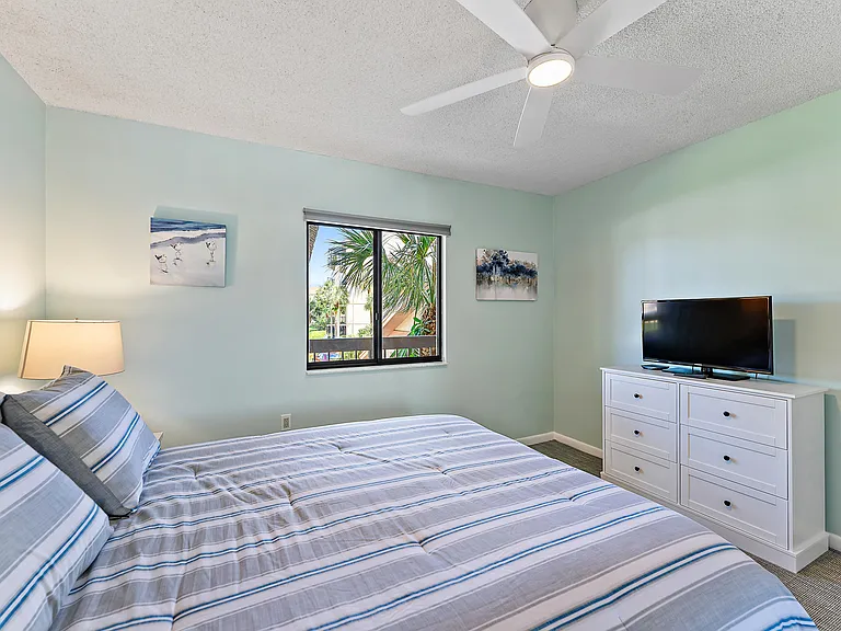 1001 Seafarer Cir #204 — Photo 34