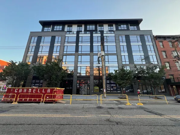 139 Christopher Columbus Drive image 12 of 16