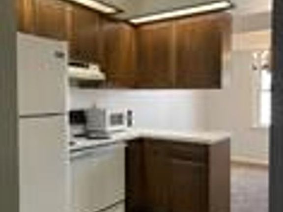 2nd image of 125 Berwick Dr APT V