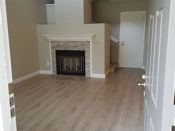 2nd image of 1403 Eddington Ln