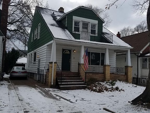2nd image of 467 W Chesterfield St #1