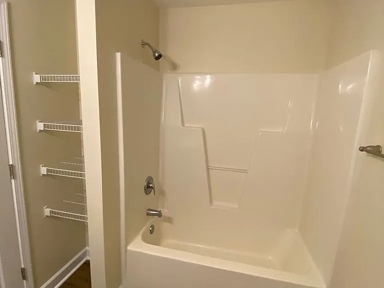404 Ridgeway Dr — Photo 12