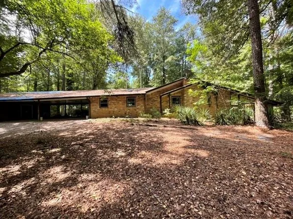 1319 Bermuda Rd, Stone Mountain, GA 30087