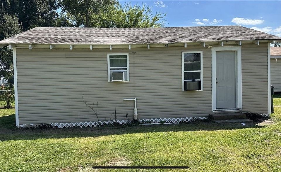 2nd image of 1009 Fall St