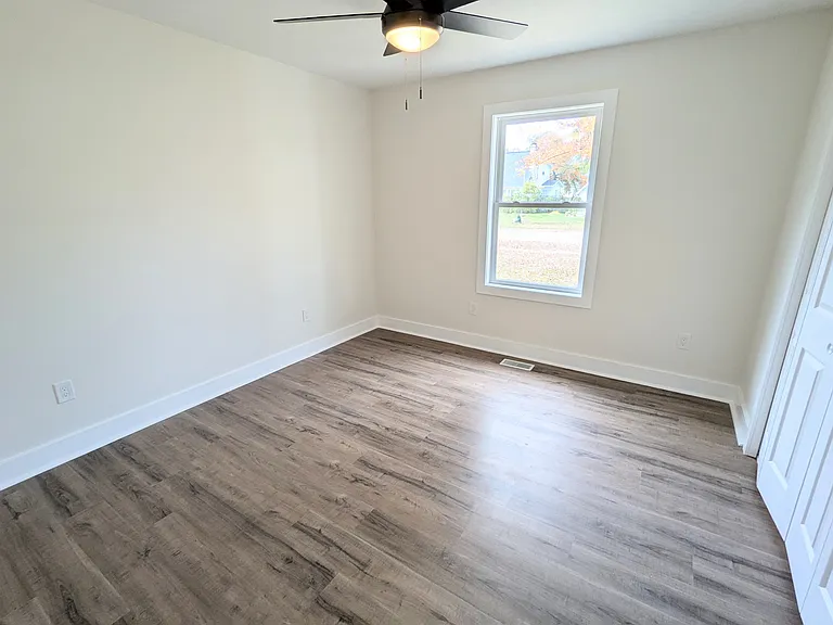 1109 Mills Ave — Photo 11