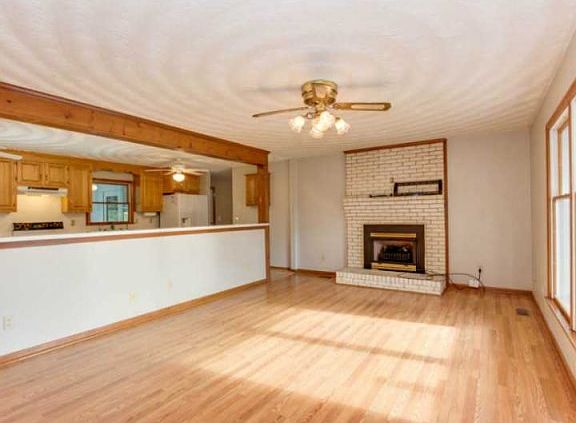 5th image of 19418 Oliver Dr