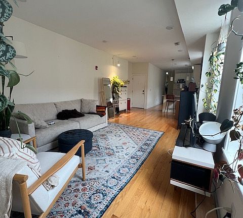 2nd image of 1928 W Girard Ave #3F