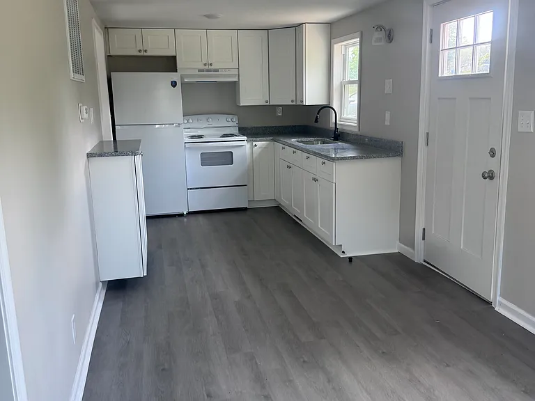 9318 James River Rd — Photo 2
