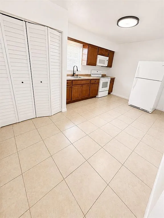 2 bed, 1.0 bath, 1028 sqft, $1,199 — Photo 4