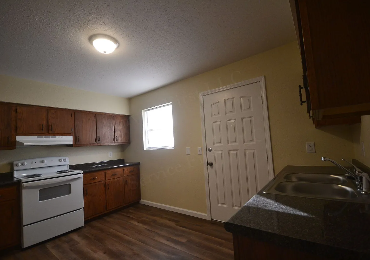 Pike Apartments — Photo 1