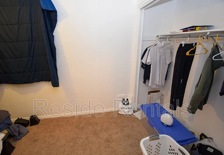 686 1/2 Darwin Ave #3 — Photo 14