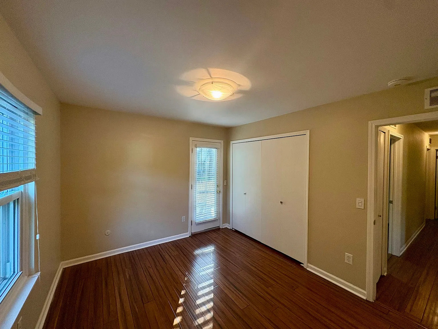 498 Saint Louis Street — Photo 4