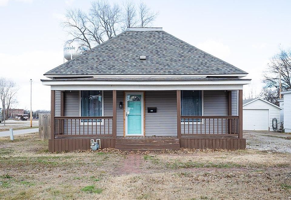 1st image of 300 E 3rd St