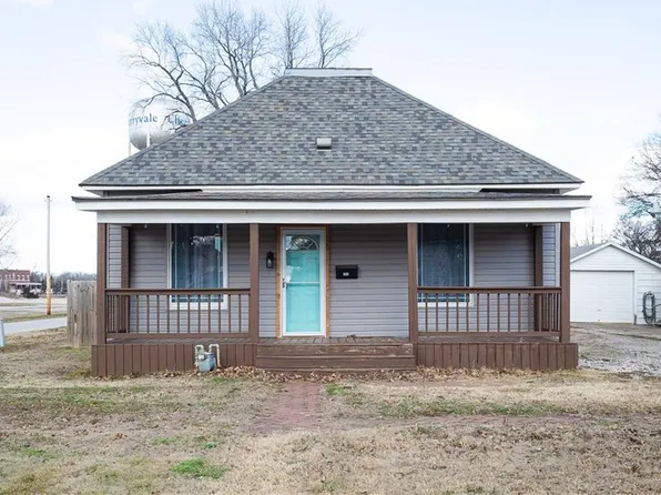 300 E 3rd St, Cherryvale, KS 67335