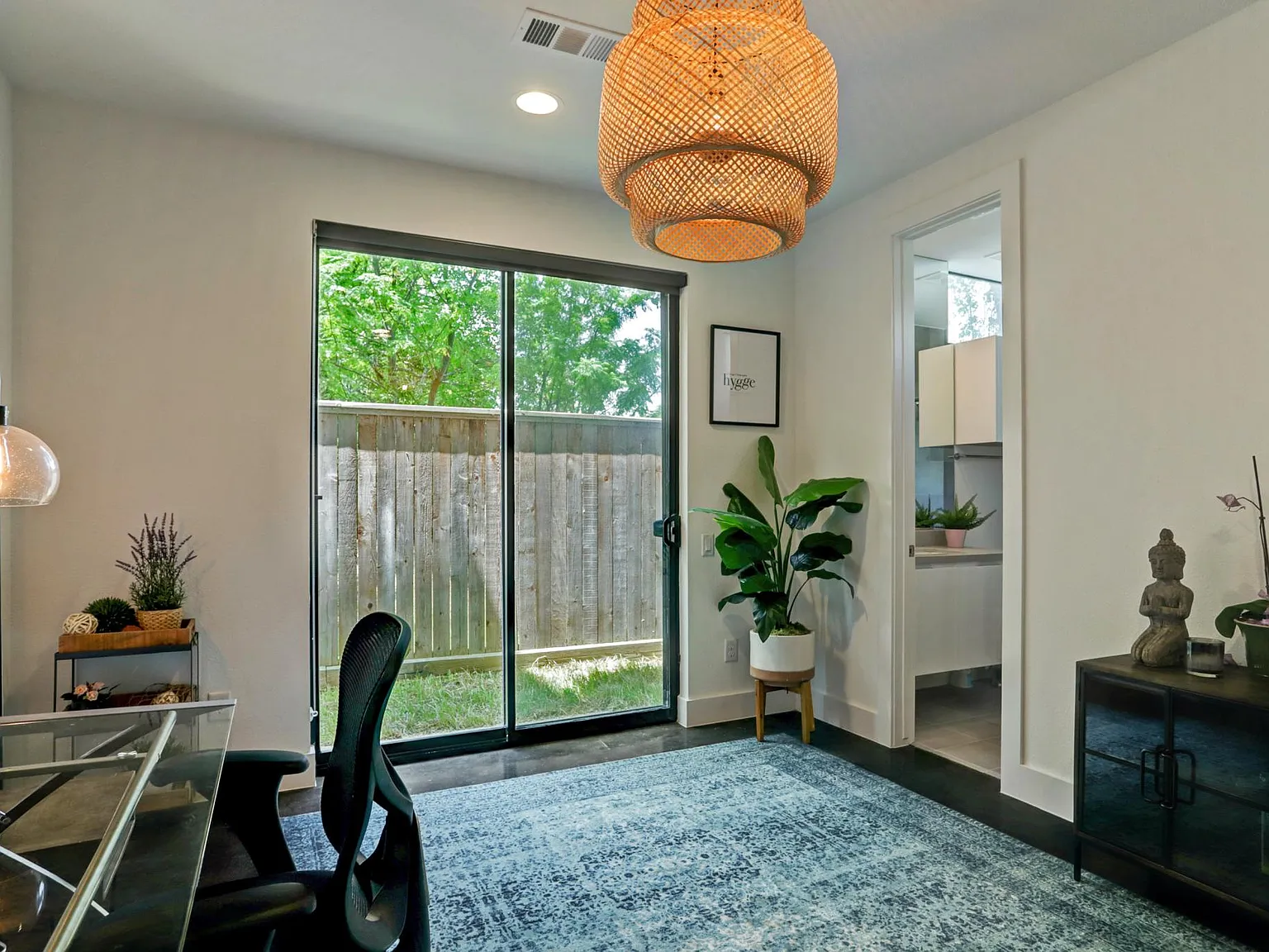 3 bed, 3.5 bath, 2444 sqft, $3,000 — Photo 4