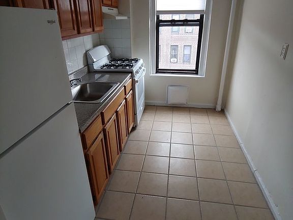 4th image of 30-71 34th St #4A