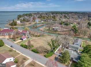 Harris Dr, Cambridge, MD 21613