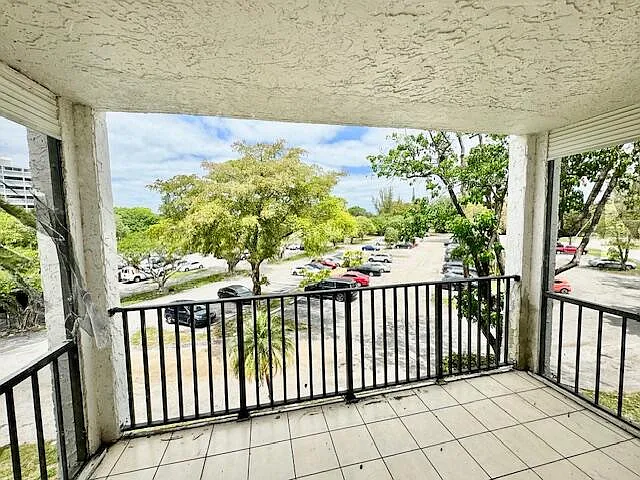 2 bed, 2.0 bath, 1200 sqft, $1,950 — Photo 2