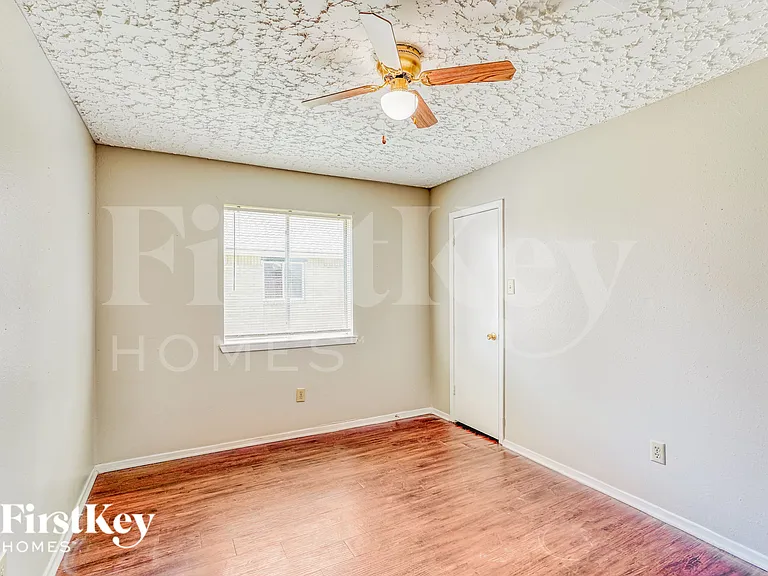 15706 Tammany Ln — Photo 14