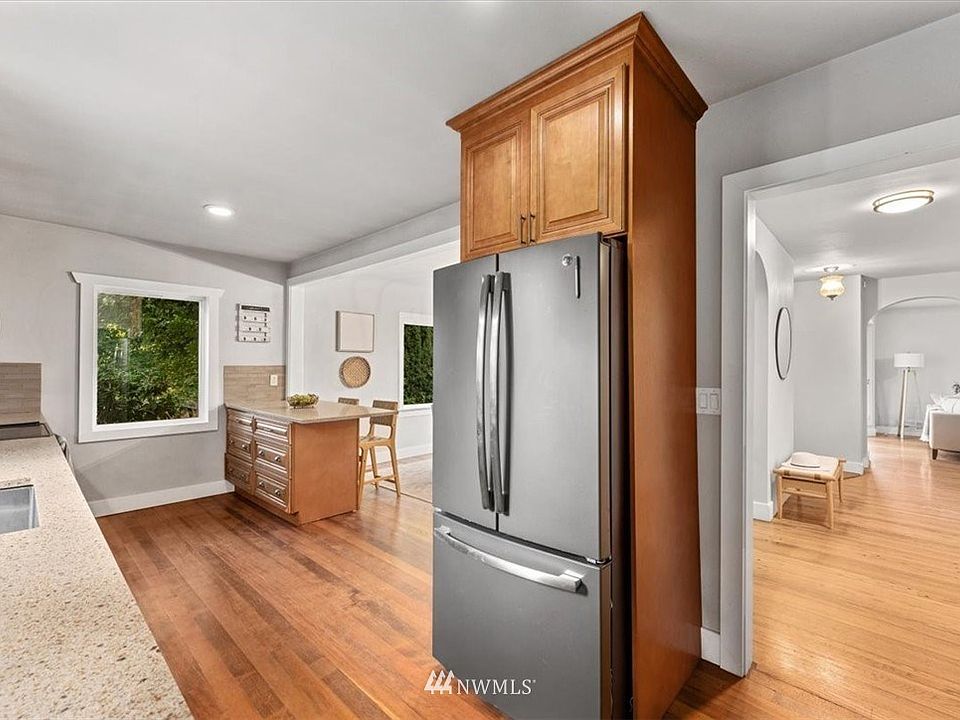 1st image of 4617 S 140th St