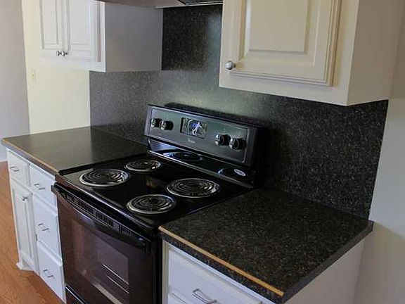 4th image of 24 Osage Dr
