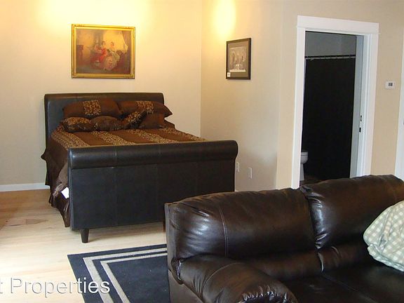 4th image of 170 E F St #2860664