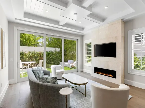 810 9th ST S, NAPLES, FL 34102