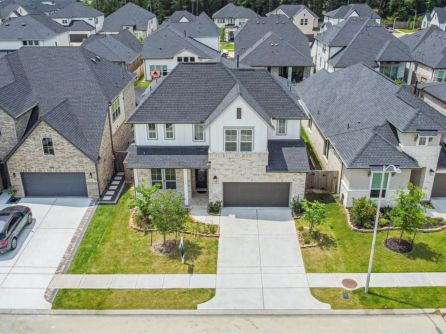 5 bed, 3.0 bath, 2589 sqft, $3,900 — Photo 1
