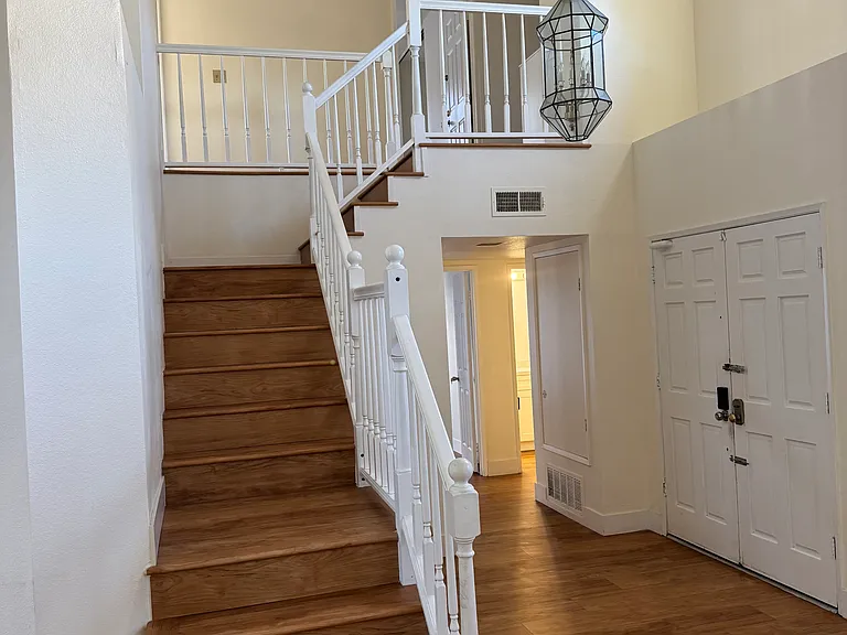 628 Pantera Dr — Photo 3