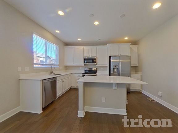 4th image of 7773 Oasis Dr