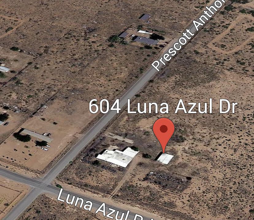 2nd image of 604 Luna Azul Dr