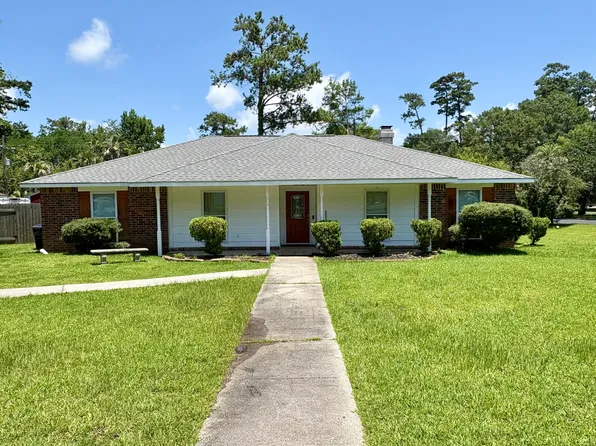 300 Live Oak Ct, Mandeville, LA 70471