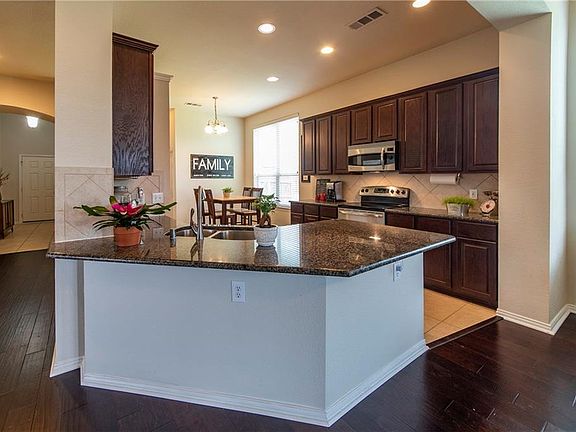 5th image of 1529 Pelican Dr