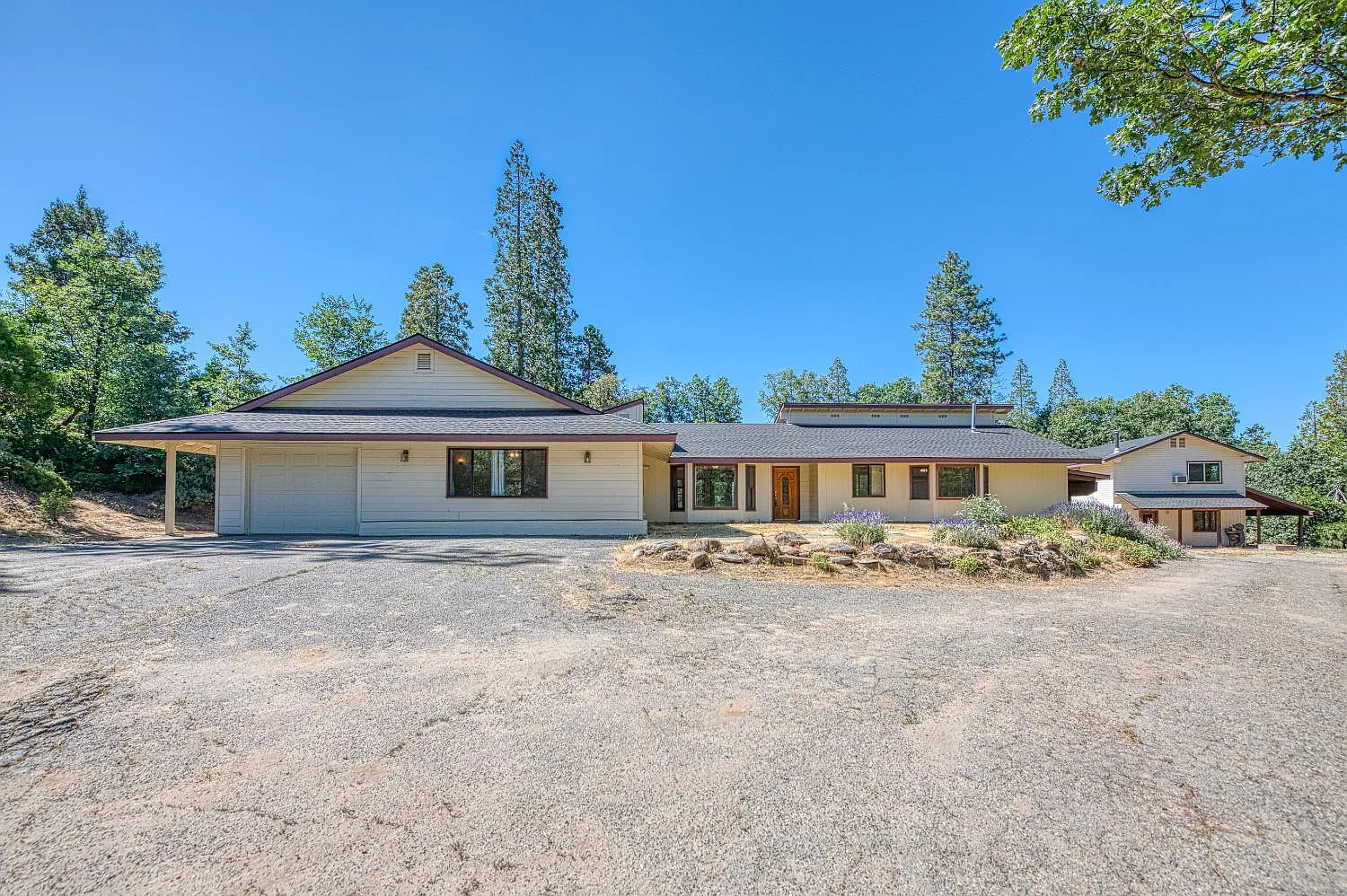 39000 Corlew Ln photo 1
