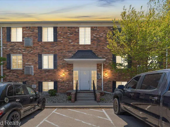 505 W Highland Rd APT C13, Howell, MI 48843