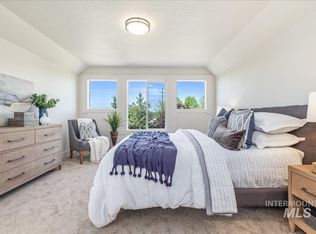 1225 N Meadowglen Ave, Meridian, ID 83642