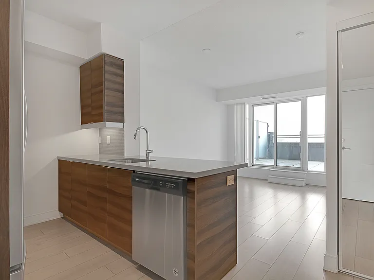 525 Adelaide St W — Photo 19