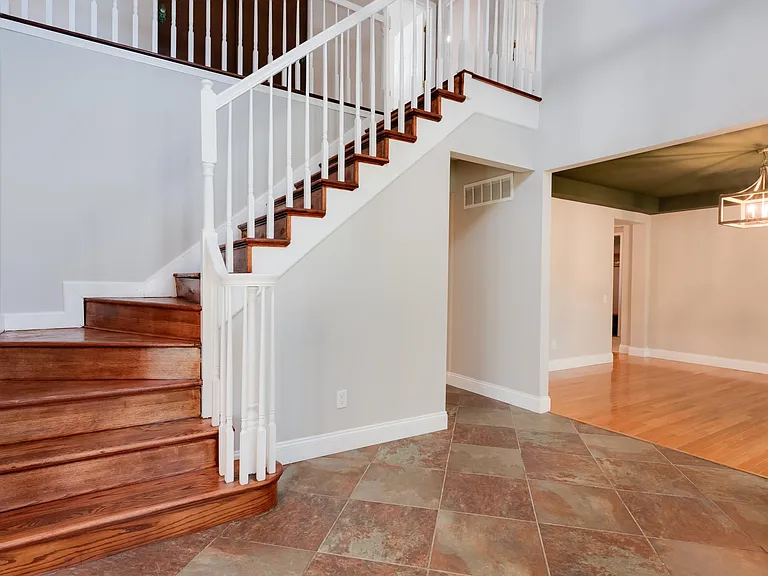 327 Royal Village Dr — Photo 4