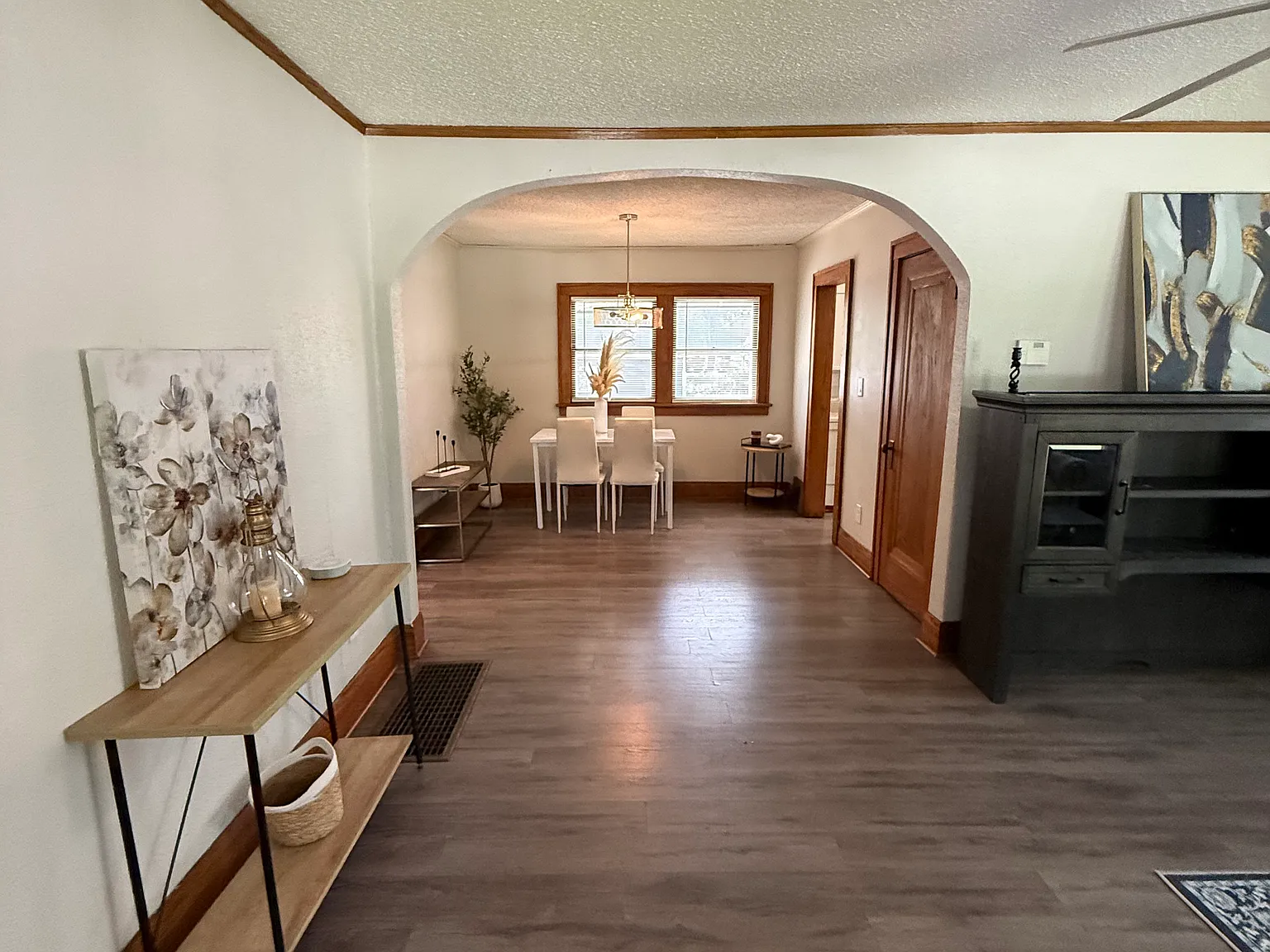 3716 Hickman Rd — Photo 2