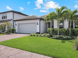 10518 Ventana Ct, Naples, FL 34120