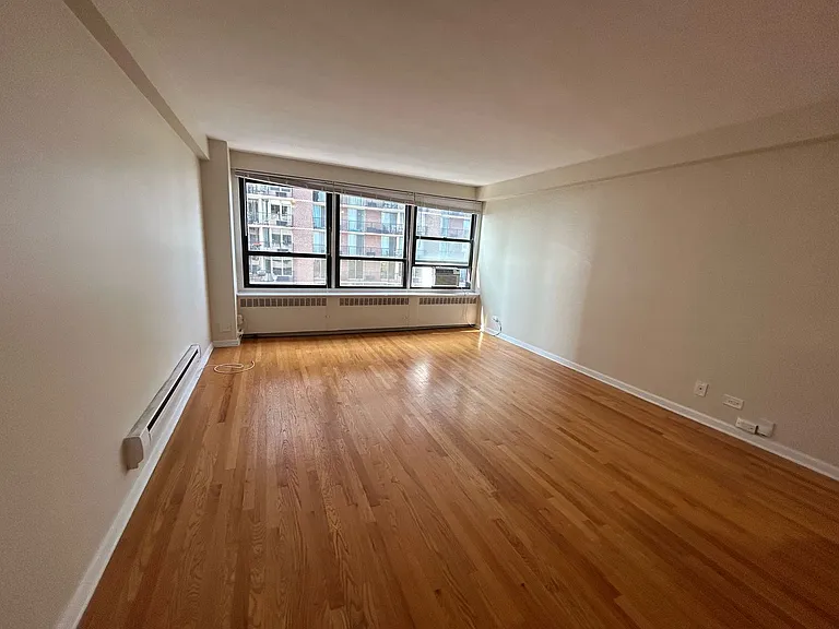 4180 Marine Terrace Apartments — Photo 123