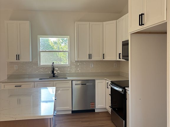 4th image of 307 N Frierson St