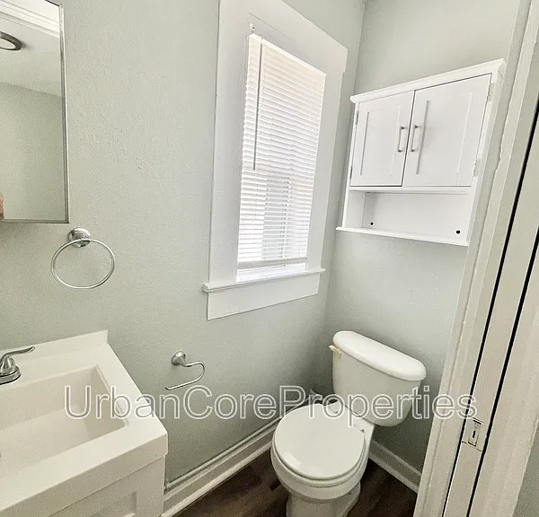 417 4th St N #301 — Photo 10