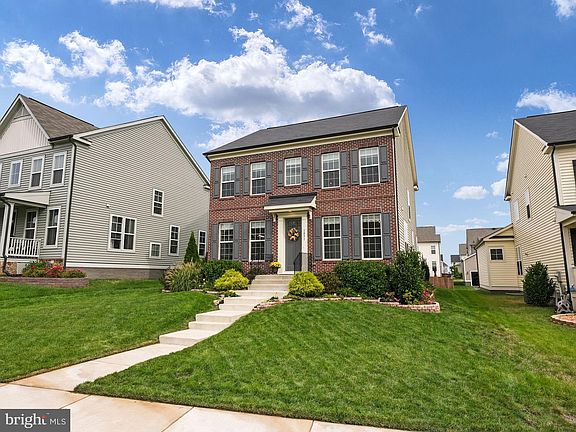 3rd image of 1051 Coastal Ave