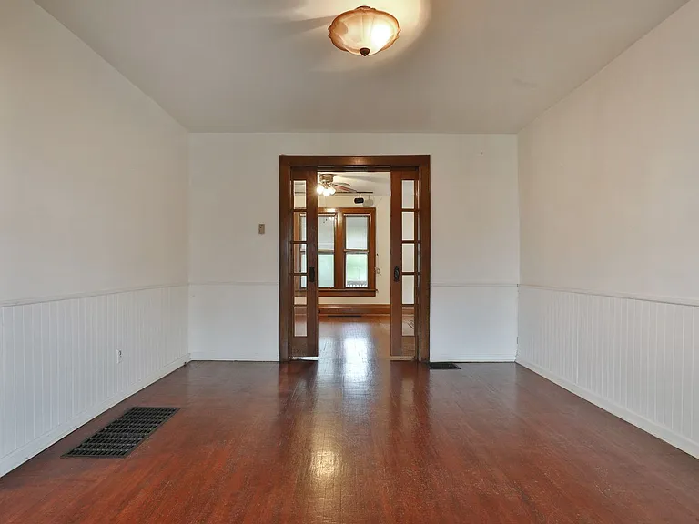 2403 Summit St — Photo 17